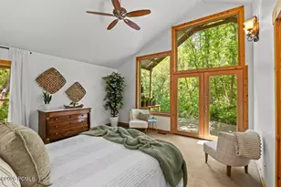 19 S Cederlof Ln, Salt Lake City, UT 84108 - Photo 23