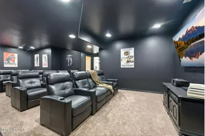 557 E Warm Springs Drive, Kaysville, UT 84037 - Photo 17