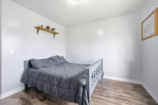 1681 N Farm Meadow Rd, Farmington, UT 84025 - Photo 33