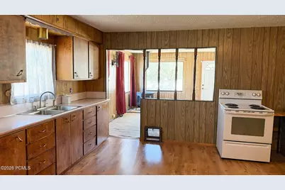 369 N 400, East Carbon, UT 84520 - Photo 5