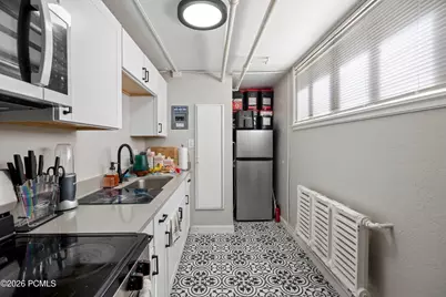 905 E 200 S, Salt Lake City, UT 84102 - Photo 7