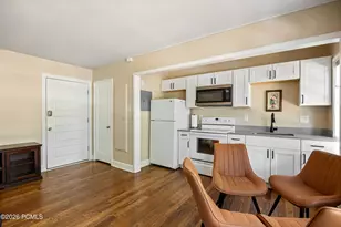 905 E 200 S, Salt Lake City, UT 84102 - Photo 15