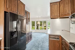2120 E Applewood Ave, Holladay, UT 84121 - Photo 23