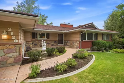 2120 E Applewood Avenue, Holladay, UT 84121 - Photo 3