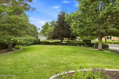 2120 E Applewood Avenue, Holladay, UT 84121 - Photo 59