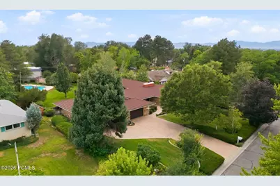 2120 E Applewood Avenue, Holladay, UT 84121 - Photo 5