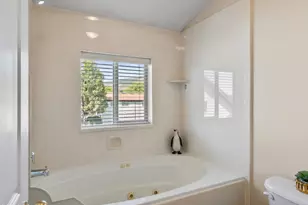 1146 N 700, Centerville, UT 84014 - Photo 11