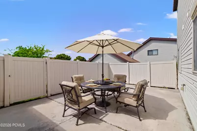 1146 N 700, Centerville, UT 84014 - Photo 9