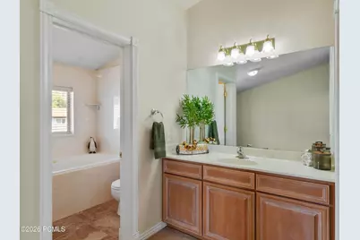 1146 N 700, Centerville, UT 84014 - Photo 25
