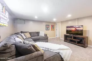 907 E Maple St, Ogden, UT 84403 - Photo 25