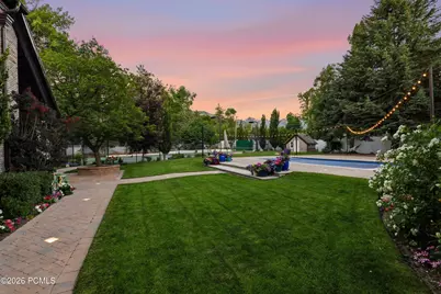5579 S Walker Woods Lane, Holladay, UT 84117 - Photo 15