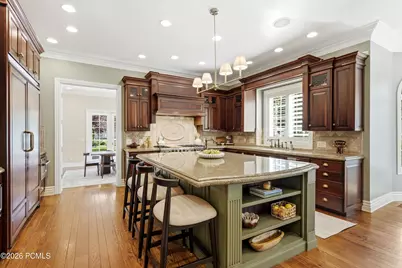 5579 S Walker Woods Lane, Holladay, UT 84117 - Photo 11