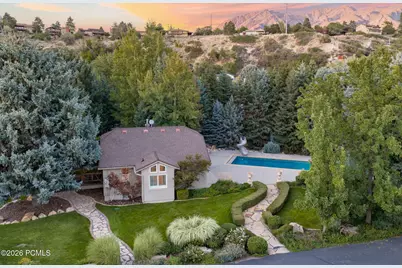 2238 E Cottonwood Cove Lane, Cottonwood Heights, UT 84121 - Photo 117
