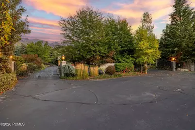 2238 E Cottonwood Cove Lane, Cottonwood Heights, UT 84121 - Photo 111