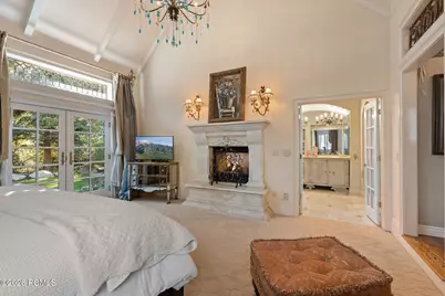 2238 E Cottonwood Cove Lane, Cottonwood Heights, UT 84121 - Photo 29