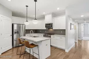 2340 E Phylden Dr, Holladay, UT 84117 - Photo 5