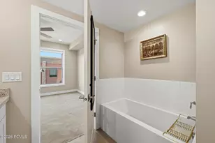 2340 E Phylden Dr, Holladay, UT 84117 - Photo 17