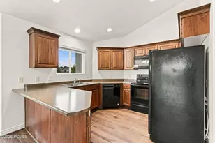 116 E Resaca Dr, Sandy, UT 84070 - Photo 5
