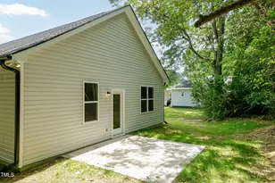 809 E Edgerton St, Dunn, NC 28334 - Photo 5