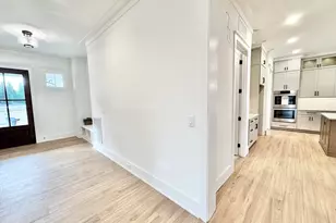 8012 Penny Rd, Raleigh, NC 27606 - Photo 9