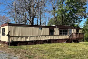 218 37th St SW, Hickory, NC 28602 - Photo 9