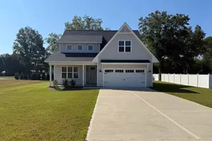 520 S Lincoln St, Benson, NC 27504 - Photo 1