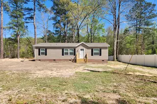 392 Monroe Ln, Erwin, NC 28339 - Photo 1