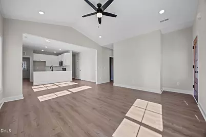 206 S Wall Street, Benson, NC 27504 - Photo 13