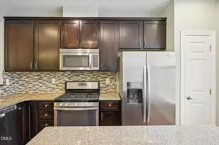 10510 Sablewood Dr, Raleigh, NC 27617 - Photo 15
