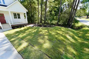 209 W Franklin St, Zebulon, NC 27597 - Photo 9