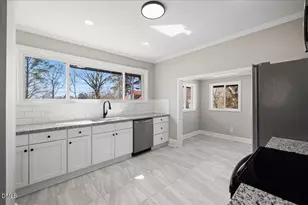 221 Charlotte Ave, Sanford, NC 27330 - Photo 23