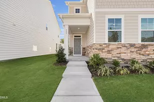 325 Golden Trce Dr, Garner, NC 27529 - Photo 3