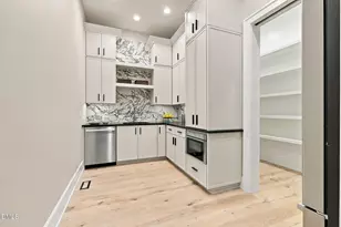 508 Oakland Dr, Raleigh, NC 27609 - Photo 9
