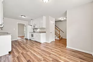 120 Blackthorne Ct, Clayton, NC 27520 - Photo 5