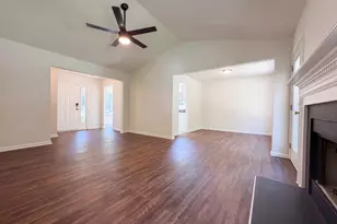 301 Hocutt Dr, Clayton, NC 27520 - Photo 3