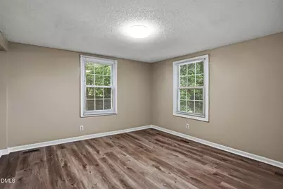 204 W Hill Street, Benson, NC 27504 - Photo 17