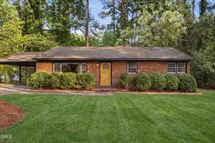 27 S Circle Dr, Chapel Hill, NC 27516 - Photo 1