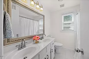 1627 Sutton Dr, Raleigh, NC 27605 - Photo 19