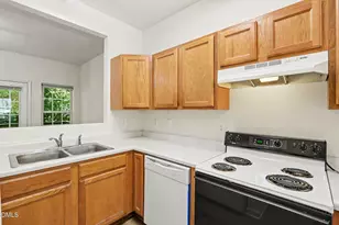 10 Moorefield Ct, Durham, NC 27705 - Photo 13