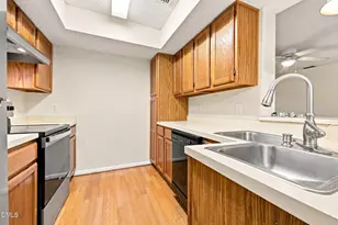 101 Marbury Ct, Cary, NC 27513 - Photo 7