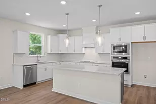 323 Queensferrry Ln, Aberdeen, NC 28315 - Photo 3
