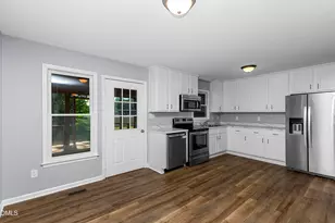 104 Sunset Dr, Dunn, NC 28334 - Photo 3