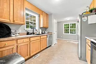 47 Rockhurst Ct, Raleigh, NC 27603 - Photo 19