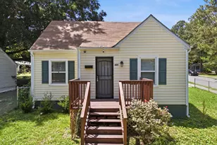 427 N Clark St, Henderson, NC 27536 - Photo 1