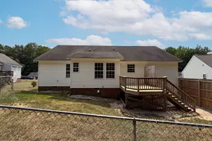 1024 Laurel Leaf Rd, Zebulon, NC 27597 - Photo 5