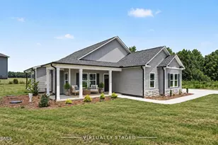 213 Tuscany Cir, Princeton, NC 27569 - Photo 3