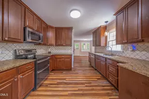 40 Ryans Ln, Clayton, NC 27520 - Photo 9