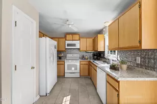 46 Richmond Dr, Clayton, NC 27527 - Photo 7