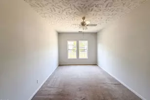 3066 Candlelight Dr, Fayetteville, NC 28311 - Photo 9
