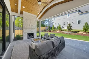 413 Pinecroft Dr, Raleigh, NC 27609 - Photo 65